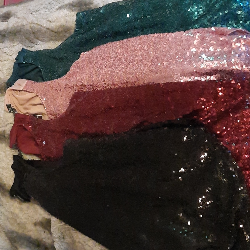 Rue 21 glitter tanks💖❤🖤💚
